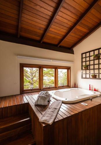 Hostal Pousada Jardim Das Montanhas