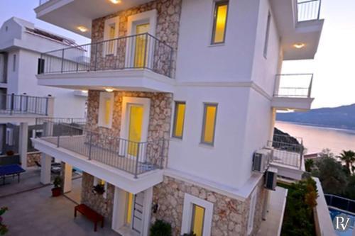 Kalkan Villa Sleeps 8 Pool Air Con Wifi