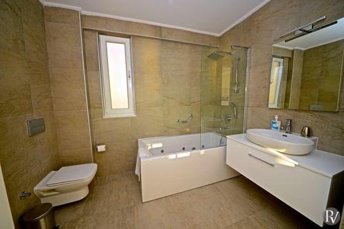 Kalkan Villa Sleeps 8 Pool Air Con Wifi