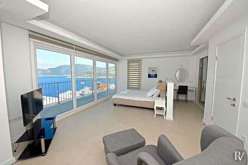 Kalkan Villa Sleeps 8 Pool Air Con Wifi