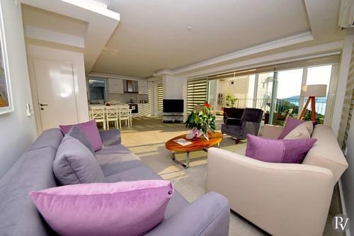 Kalkan Villa Sleeps 8 Pool Air Con Wifi