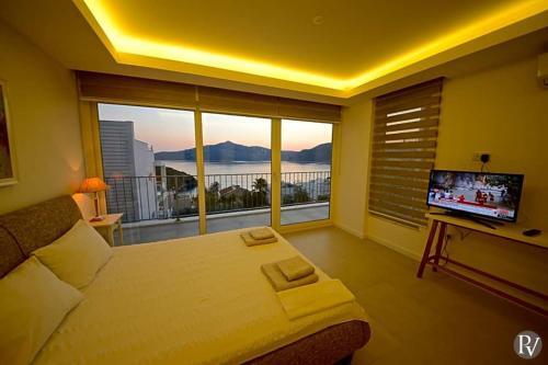 Kalkan Villa Sleeps 8 Pool Air Con Wifi