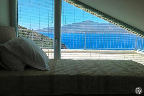 Kalkan Villa Sleeps 8 Pool Air Con Wifi