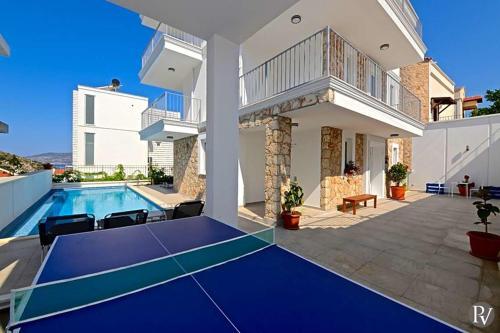 Kalkan Villa Sleeps 8 Pool Air Con Wifi