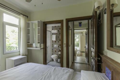 Hotel Hideaway