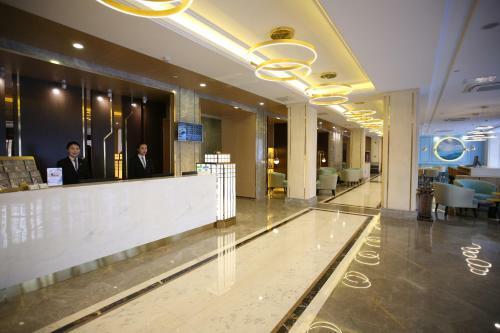 Metropolo Baotou Railway Station And Science University Hotel