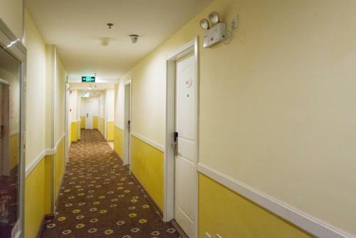 Hotel Home Inn Rizhao Railway Station