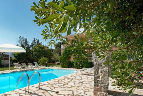 Kassiopi Villa Sleeps 10 Pool Air Con Wifi