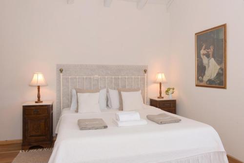 Kassiopi Villa Sleeps 10 Pool Air Con Wifi