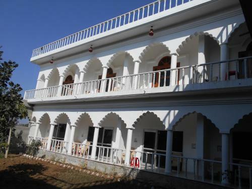 Hotel Isabel Palace