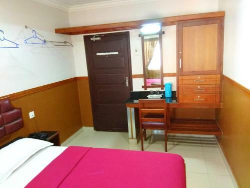 Hotel Maple Regency