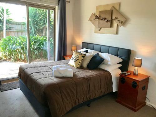 Bed & Breakfast Short Stays Gippsland (Newborough)