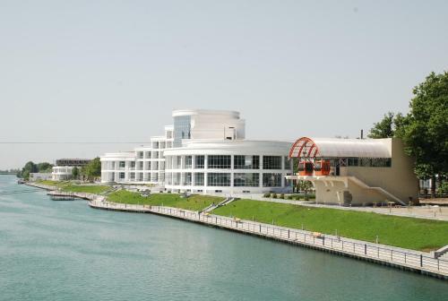 Agsaray Deluxe Hotel