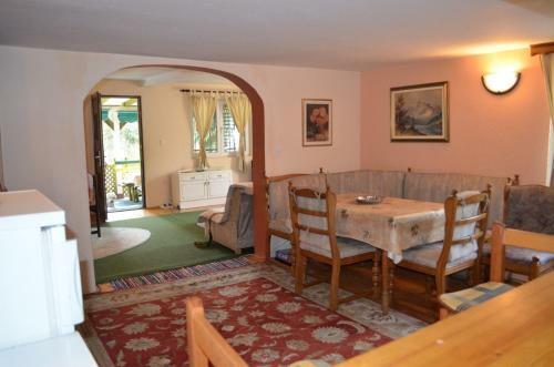 Hondo Holiday Home