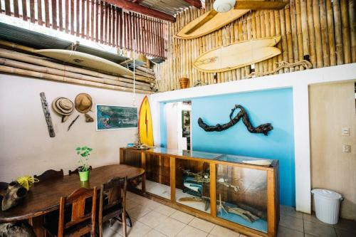 Hostal Surf House Pavones
