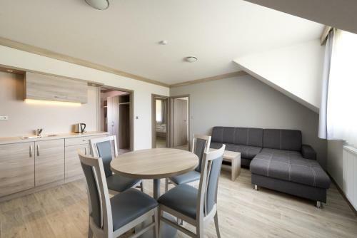 Hotel Wellness Penzion Medli?ky