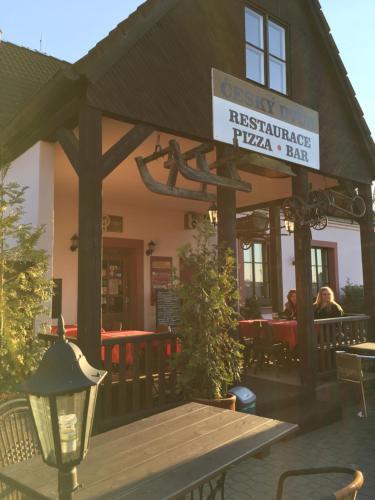 Hostal Penzion ?esk� Dv?r