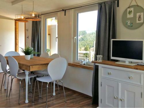 Comfortable Chalet Near Forest In Gehlberg