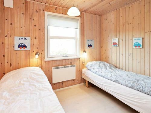 Four-bedroom Holiday Home In Henne 2