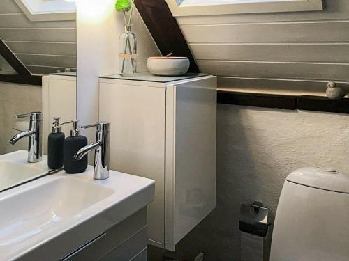 Two-bedroom Holiday Home In Ringk�bing 22
