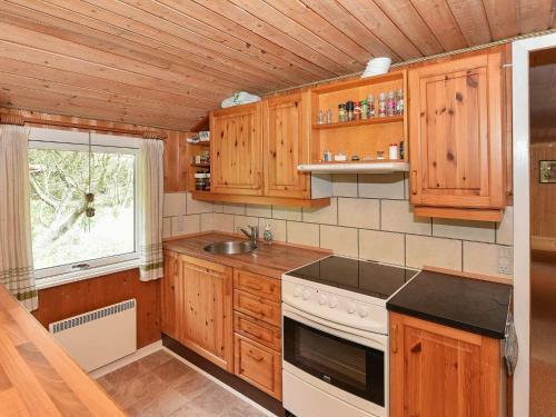 Three-bedroom Holiday Home In N�rre Nebel 10