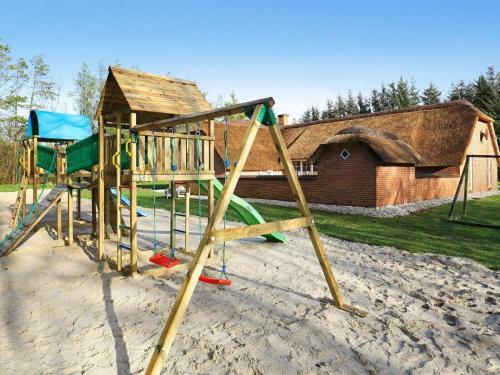 Six-bedroom Holiday Home In Ulfborg 5