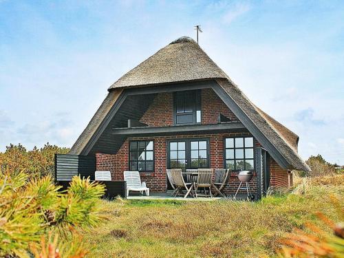 Four-bedroom Holiday Home In Hvide Sande 3