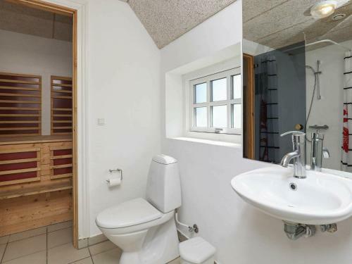 Seven-bedroom Holiday Home In Ulfborg 4