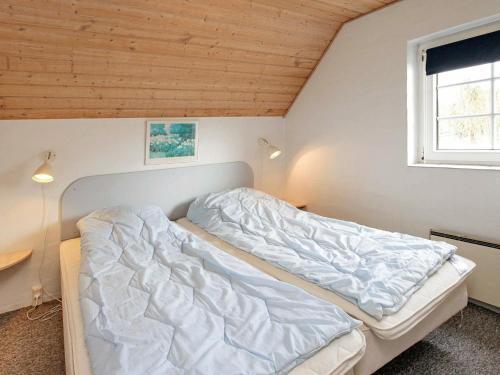 Six-bedroom Holiday Home In Ulfborg 3