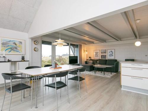 Three-bedroom Holiday Home In Ringk�bing 20