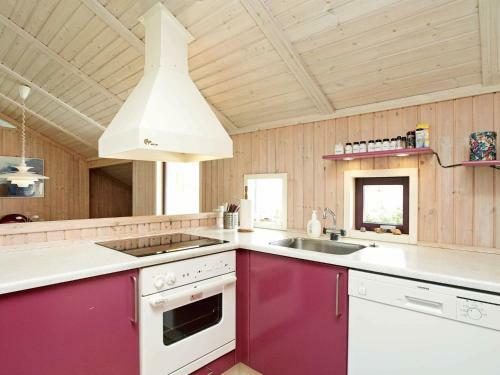 Three-bedroom Holiday Home In Oksb�l 38