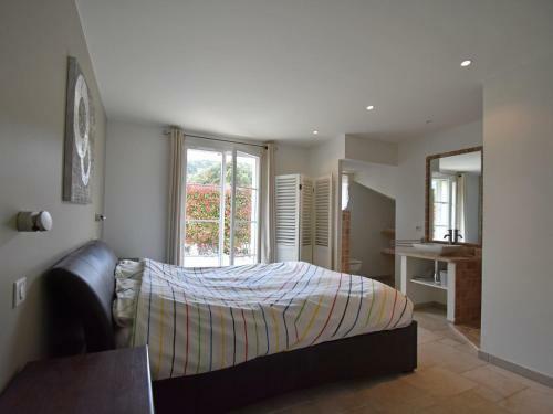 Luxurious Villa In Le Plan-de-la-tour With Swimming Pool