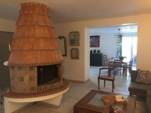 Modern Villa With Private Pool Near Lake In Olonzac
