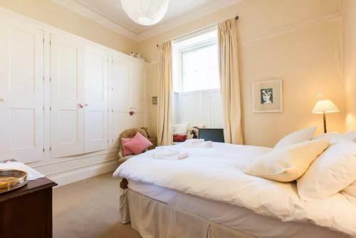 Apartamento 1 Bedroom New Town Flat Sleeps 2