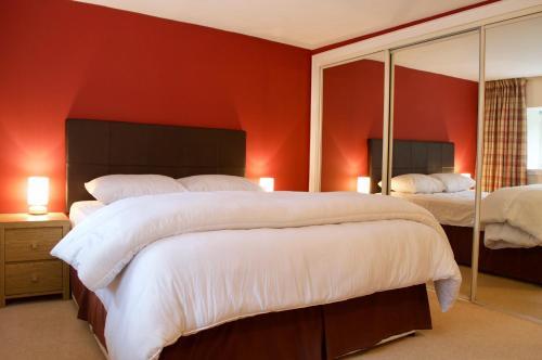 2 Bedroom Abbeyhill Apartment Sleeps 4