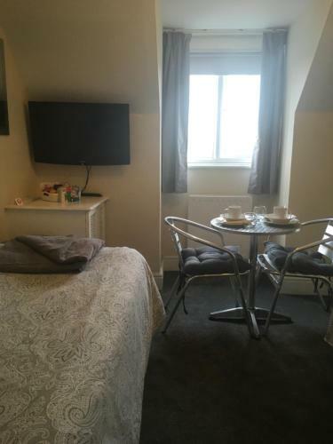 Hostal The Oak Tree Guest House