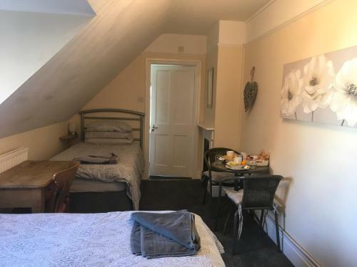 Hostal The Oak Tree Guest House