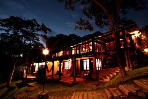 Hostal Pousada Morada Dos Bougainvilles