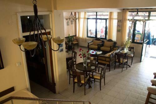 Hostal Anixis Hotel