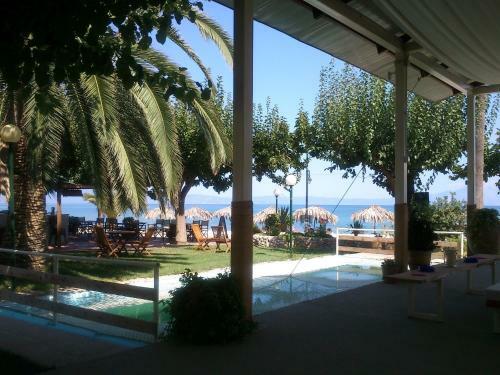 Hostal Evoikos Beach & Resort