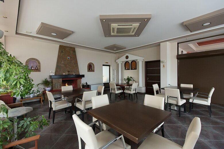 Hostal Flisvos Rooms