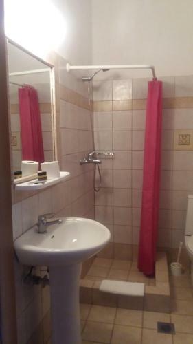 Hostal Guesthouse Kerkinitis