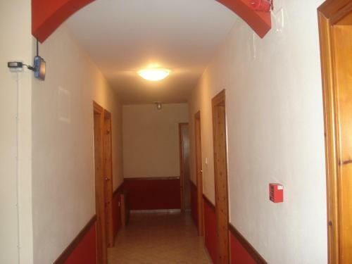 Hostal Apolis Hotel