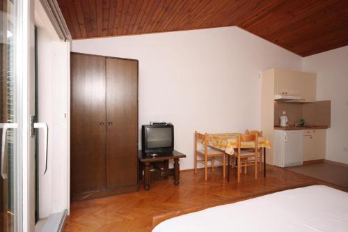 Apartments By The Sea Igrane, Makarska - 6653