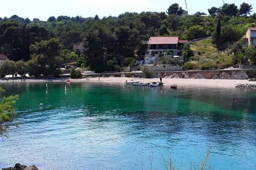 Apartments By The Sea Rogac, Solta - 5166