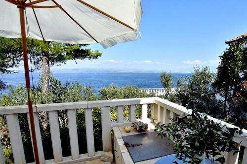 Apartments By The Sea Rogac, Solta - 16223