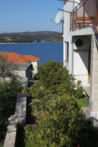 Apartments By The Sea Necujam, Solta - 8647