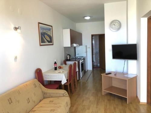 Apartments With A Parking Space Mandre, Pag - 12409
