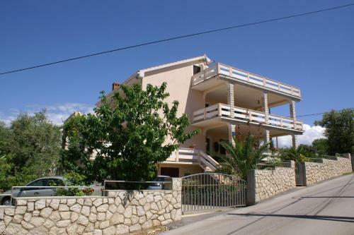 Apartments With A Parking Space Lun, Pag - 4062
