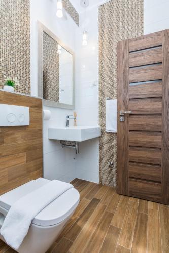Bozi, Luxury Apartment By The Beach For 8